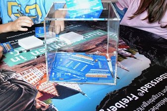 Von Café bis Schnitzeljagd: Wünsche ans Welterbezentrum - Im Pop-up-Welterbebesucherzentrum an der Burgstraße in Freiberg informierten sich im Sommer zahlreiche Besucher. Archivfoto: Eckardt Mildner
