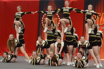 Von Cheerleadern für Cheerleader: Erstes Inklusionsformat - Das erste ganzheitlich inklusive Stage-Event hat am Sonntag auch unter dem Dach von Cheermania Auerbach in der Schlossarena eine Premiere gefeiert. Mit dabei waren die Red Maniacs.