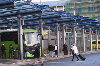 Von Chemnitz nach Prag, Ostrava und Berlin: Welche neuen Fernstrecken zur Kulturhauptstadt geplant sind - Bisher kommen die Fernbusse noch auf dem Busbahnhof an, das wird sich bereits Ende dieses Jahres ändern, wenn der Fernbus-Terminal am Hauptbahnhof in Betrieb geht.