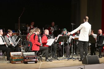 Von Coldplay bis zum „Gruß aus Klingenthal“: Zwei Orchester feiern das Akkordeon - Seit der Gründung 1963 ist das Akkordeonorchester ein Aushängeschild für Klingenthal.