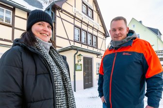 Von der Hauptstadt ins Erzgebirge: Berliner übernehmen seit Monaten leer stehende Traditionsgaststätte - Agnieszka Gmur und Markus Schäker aus Berlin haben die Gaststätte Huthaus zum Molchner Stolln gepachtet. Seit rund sieben Monaten ist diese geschlossen.