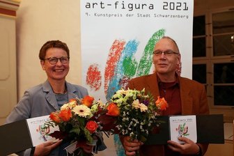 Von der Kunst und der Distanz - Bettina Steinborn und Kai Wolf konnten ihren Preis persönlich entgegen nehmen.