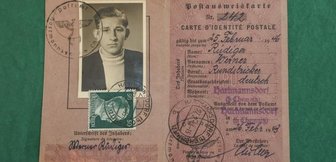 Von der Kutsche zur modernen Agentur: Wie die Post nach Hartmannsdorf kam - Eine Postausweiskarte ermöglichte den Kauf von seltenen Briefmarken.