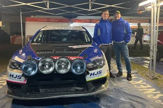Von der Lausitz zur Rallye Erzgebirge: Vater-Sohn-Gespann aus Dorfchemnitz startet bei Jubiläumsauflage - Zweiter Start für Vater-Sohn-Gespann: Wolfgang (r.) und Pitt Richter, hier mit dem „alten“ Mitsubishi Lancer.