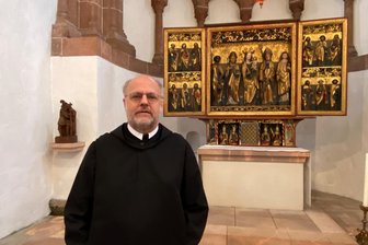 Von der Ostseeküste nach Mittelsachsen: Neuer Mönch in Wechselburg - Pater Joseph fühlt sich in Wechselburg wohl. Mit Mitte 50 beginnt für den langjährigen Pfarrer von Stralsund als Mönch ein neuer Lebensabschnitt. Die Basilika ist für den Geistlichen nun Arbeits- und Kraftort.