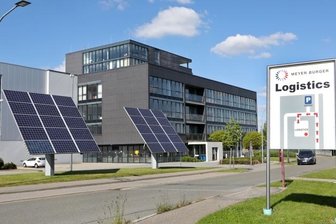 Von der Schweiz in die Karl-May-Stadt - Am Meyer Burger Standort Hohenstein-Ernstthal findet auch die Forschung statt. Doch in vielen Bereichen braucht es hier Spezialisten.