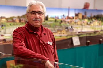 Von der Weltraumfirma an die Glauchauer Modellbahnplatte - Rainer Brenner, Ingenieur für Weltraumtechnik, ist der neue Chef der Glauchauer Modellbahnfreunde.