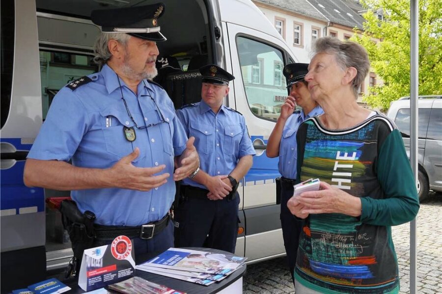 Von Einbruchsschutz bis Enkeltrick: Polizei gibt Tipps - Im Vorjahr machte die Präventionstour der Polizeidirektion bereits in Rochlitz Station (Foto). Auch in diesem Jahr gibt es Ratschläge. 