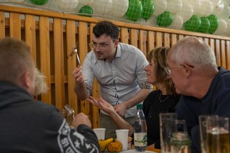 Von einer Bier-Idee zum Volksfest: Kirmes in Vogtlanddorf startet durch - 