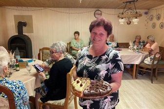 Von falschen Hasen und guten Geistern: Mülsener Verein hält Tradition hoch - Karin Heidel und viele gute Geister locken einmal im Monat Senioren mit Selbstgebackenem.