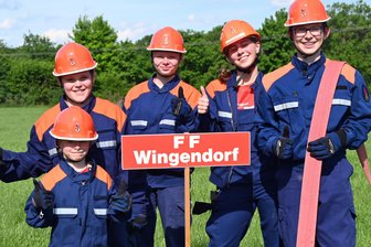 Von Frederic bis Florian – die starke Wingendorfer Jugendfeuerwehrtruppe - Mitglieder der starken Jugendabteilung der Freiwilligen Feuerwehr Wingendorf bei ihrer Schauvorführung: Frederic, Milan, Sophia, Caroline und Florian (von links).