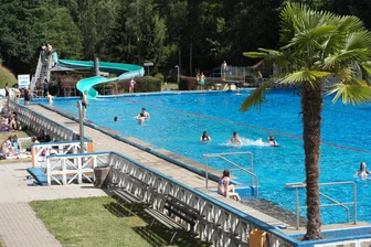 Von Freibad-Sanierung bis Entenrettung: fünf gute Nachrichten aus Mittelsachsen - Im Freibad Geringswalde ist was los. Die Sanierung ist jetzt beschlossene Sache.