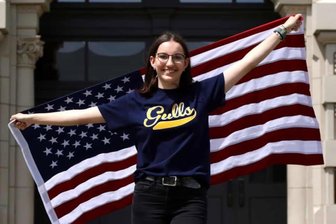 Von Freiberg in die USA: Trotz Amoklauf-Probealarm ein Jahr wie im Film? - Für zehn Monate lernte Hannah Teubel aus Freiberg den Schulalltag in den USA kennen.