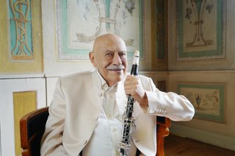 Von Giora Feidmann bis Revolverheld: Sieben Tipps für die Festspiele in Bad Elster - Klarinetten-Legende Giora Feidman und sein Trio bringen die „Revolution of Love“ am 20. September ins König-Albert-Theater Bad Elster.