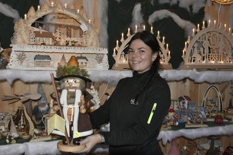 Von "Glühwein-Dipfl" bis Kuschel-Hütte: Darauf können sich die Besucher der Weihnachtswelt in Wohlhausen freuen - Gina Maria Jacob und ihr Team sind froh, die Weihnachtswelt wieder uneingeschränkt öffnen zu können. Die Verkaufsfläche für Weihnachtsartikel wurde erweitert, Besucherströme sollen so entzerrt werden.
