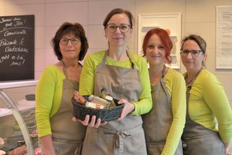 Von Handwerker-Frühstück bis Veggie-Catering: Wie sich ein Gastrobetrieb im Erzgebirge neu erfindet - Zum Team von Inhaberin Franziska Kempe (Mitte) gehören (v. l.) Angelika Günther, Julia Süß und Monique Graf.