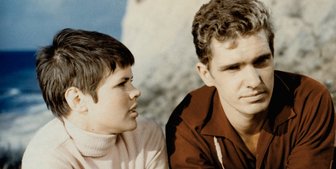 Von heißen Sommern und kalten Herzen -  1. Platz: "Heißer Sommer". Chris Doerk als Stupsi und Frank Schöbel als Kai in dem Streifen, der von Kritikern verrissen und vom Publikum geliebt wurde. 