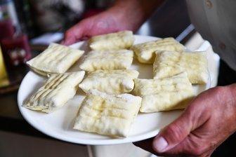 Von Kaiserschmarrn bis Maultaschen: Peniger bringt internationale Spezialitäten in Sachsens Großküchen - Aus dem Schwabenland nach Sachsen: Andreas Schmidt aus Penig vertreibt Maultaschen.