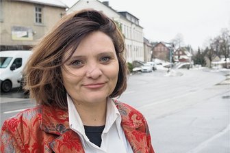 Von Kalifornien nach Leubsdorf: Wie eine Regisseurin aus den USA in Mittelsachsen heimisch wurde - Regisseurin Becky Hellwig ist nach dem ersten Kulturschock mittlerweile in Leubsdorf angekommen. 
