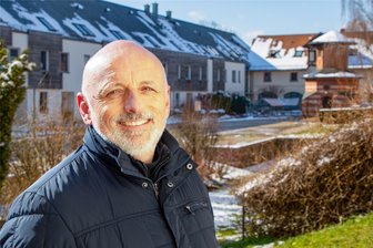 Von Kita bis Sporthalle: Diese Sparvorschläge werden in Niederwiesa diskutiert - Jens Bossard ist Gemeinderat und Ortsvorsteher von Lichtenwalde. Er sagt, die Gemeinde müsse nicht für Kita-Kinder aus umliegenden Orten aufkommen.