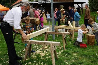 Von Korbmachern und Lehmbauern: Aktionstag auf Schloss Blankenhain - Zum Holz- und Handwerkertag zeigen Vertreter selten gewordener Gewerke ihr Können.