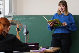 Von London ins Erzgebirge – für den Englischunterricht - Emeline Forten übte mit den Schülern vor allem die Aussprache.