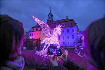 Von Lumagica bis Nistkastenbau: Fünf Tipps für die zweite Winterferienwoche - Die Lichterausstellung Lumagica hat dem Barockschloss Lichtenwalde einen nie da gewesenen Besucheransturm beschert. 