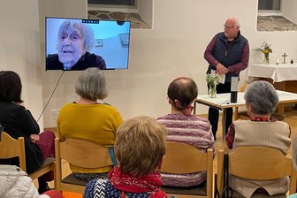 „Von meinen 35 Klassenkameraden haben sieben überlebt“: Zeitzeugin Lydia Tischler spricht in Oederan über den Holocaust - Eberhard Ohm vom Kultur- und Kunstverein Oederan im Videogespräch mit der Zeitzeugin Lydia Tischler.