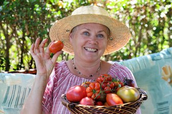 Von Ochsenherz bis Buschtomate: Tomatenqueen aus Hohenstein-Ernstthal startet wieder durch - Swetlana Hüttner ist für die Kultivierung vieler, seltener Tomatensorten bekannt.