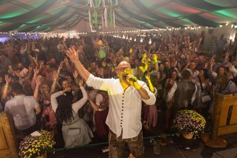 Von Oktoberfest bis Oldtimerrallye: Fünf gute Nachrichten aus Mittelsachsen - Wie vergangenes Jahr verspicht das Freiberger Oktoberfest Party ohne Ende.