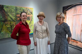 Von Orthopädie bis Schwimmbecken: Worüber Mössinger, Sadowska und Uhlig in der Galerie Weise Chemnitz plauderten - Sabrina Sadowska, Ingrid Mössinger und Ulrike Uhlig (von links) haben die Chemnitzer Kultur wirkungsvoll voran gebracht.