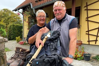 Von Ost nach West quer durch Deutschland: Mittelsachse läuft 900 Kilometer von Görlitz bis Aachen - Uwe Kürschner aus Cunnersdorf ist einmal quer durch Deutschland gepilgert, seine Partnerin Ulla Heinicker hat ihn unterstützt.