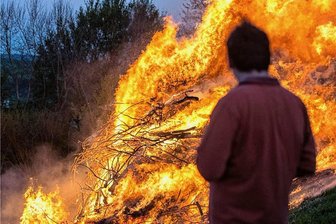Von Osterfeuer bis Osterschmaus: Am Gründonnerstag geht's los rund um Freiberg und Flöha - Gemütliches Knistern: Osterfeuer lodern auch rund um Freiberg und Flöha bereits am Gründonnerstag. 