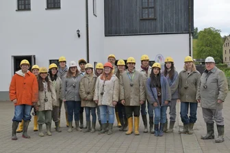 Von Peru ins Erzgebirge: Schüler erleben kulturelles Abenteuer in Schneeberg - Schüler aus Peru waren auch im Besucherbergwerk „Weißer Hirsch“.