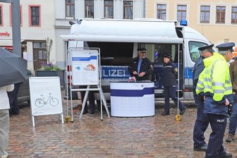 Von Sicherheit bis Ideenschmiede: Vier Tipps für die Woche in Mittelsachsen - Das Präventionsmobil der Polizeidirektion Chemnitz ist am Dienstag auf dem Obermarkt in Freiberg.