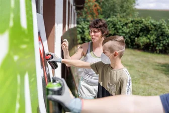 Von Songwriting-Workshop bis Schwarzlicht-Mini-Festival - Graffiti-Workshops sind bei Jugendlichen beliebt. Im Rahmen der Nacht der Jugendkulturen wird ein solches Angebot in Augustusburg gemacht.