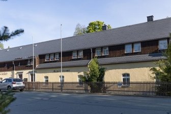 Von Straßenbau bis Feuerwehr: Wo Tannenberg investiert - Tannenberg will weiter kommunale Wohnungen modernisieren. Zurzeit erfolgt das in zwei solchen im Rittergut. 