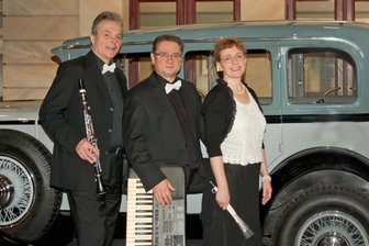 Von Swing bis Filmmusik: Muggefugg-Trio beim Rathauskonzert in Hohenstein-Ernstthal - Bernhard Knobloch, Jens Pflug und Mirela Walla (v. l.) sind das Muggefugg-Trio.