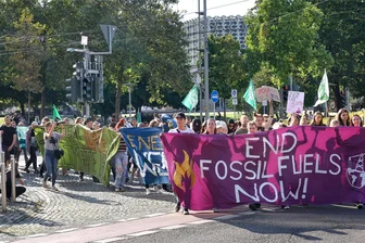 Von „Vollidioten“ und dem Ende des sorgenfreien Lebens: So lief in Chemnitz der Klimastreik - Rund 500 Menschen beteiligten sich in Chemnitz am Freitagnachmittag an einer Demo zum internationalen Klimastreiktag von Fridays for Future. Dabei ging es nicht nur ums Klima.