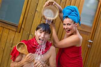 Von Waldberatung bis Comedy: Vier Tipps für die Woche in Mittelsachsen - Mandy Partzsch und Erik Lehmann setzen mit ihrem zweiten Paarshit-Programm bei den Freiberger Sommernächten noch einen Aufguss drauf.