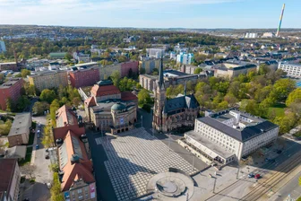 Von Wald-Sperrung über Theater-Debatte bis Enten-Rettung: Fünf Chemnitzer Nachrichten in drei Minuten - Ein mögliches Szenario: Das Theater kommt zur Oper, die ebenfalls saniert werden muss.
