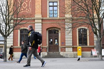 Von wegen sparen: Chemnitzer Rathaus muss noch jahrelang Miete für geschlossene Außenstelle zahlen - Die Bürgerservice-Stelle an der Chemnitzer Sachsen-Allee wurde geschlossen.