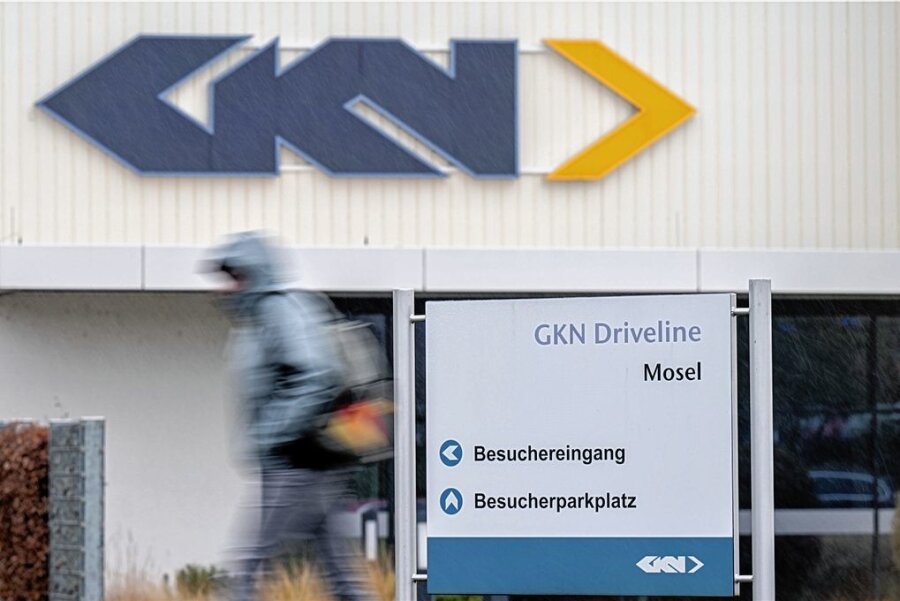 Von Werksschließung in Zwickau bedrohte GKN-Arbeiter stellen Forderungen - GKN-Mitarbeiter kämpfen um ihre Arbeitsplätze. 
