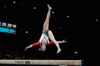 Von Wolke 7 zurück in die Realität: Chemnitzer Turnerin Karina Schönmaier feilt im Trainingsalltag an neuen Elementen - Für Turnerin Karina Schönmaier geht es nach der EM in Leipzig (Foto) darum, neue Elemente in ihre Übungen einzubauen.