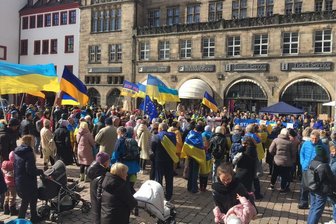 Vor dem Chemnitzer Rathaus: Gedenken für Kriegsopfer in der Ukraine -