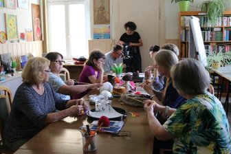 Vor der Kamera: Aussiedler aus Osteuropa, die in Zwickau leben - Für Dreharbeiten weilte ein Fernsehteam am Wochenende im Zwickauer Intergrationsclub "Impuls".