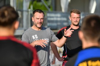 Vor Doppeltest: Lunzenauer Trainer Karsten Oswald auf Stippvisite in Leipzig - Karsten Oswald (l.) und sein Co-Trainer Kevin Kutzner halten auch nach Verstärkungen weiter Ausschau.