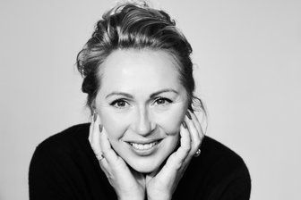 Vor Premiere für „Fliegenden Holländer“ in Chemnitz: Wie viel Seefahrer-Erfahrung braucht es dafür? - Viktorija Kaminskaite debütiert als Senta in Wagners „Der fliegende Holländer“ am Samstag in Chemnitz. Erfahrung mit der Seefahrt hat sie schon – aber gut sind sie nicht.
