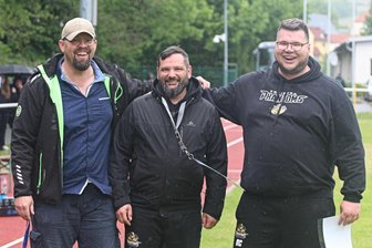 Vor Schicksalsspiel: Freiberger Footballer hoffen auf ein Offensiv-Wunder - Vorsichtig optimistisch: Andreas Angermaier, Thomas Saupe und Rene Meyer (v. l.), drei der vier Phantoms-Trainer.