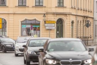 Vorerst keine Chance für Ortsumgehung Oederan - Viel Verkehr in der Oederaner Innenstadt. Das wird vorerst auch so bleiben.